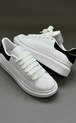 Alexander McQueen Beyaz Siyah Detay